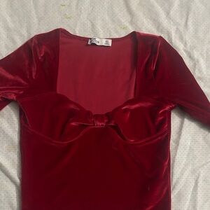 Elegant Red Velvet Dress
Wore once